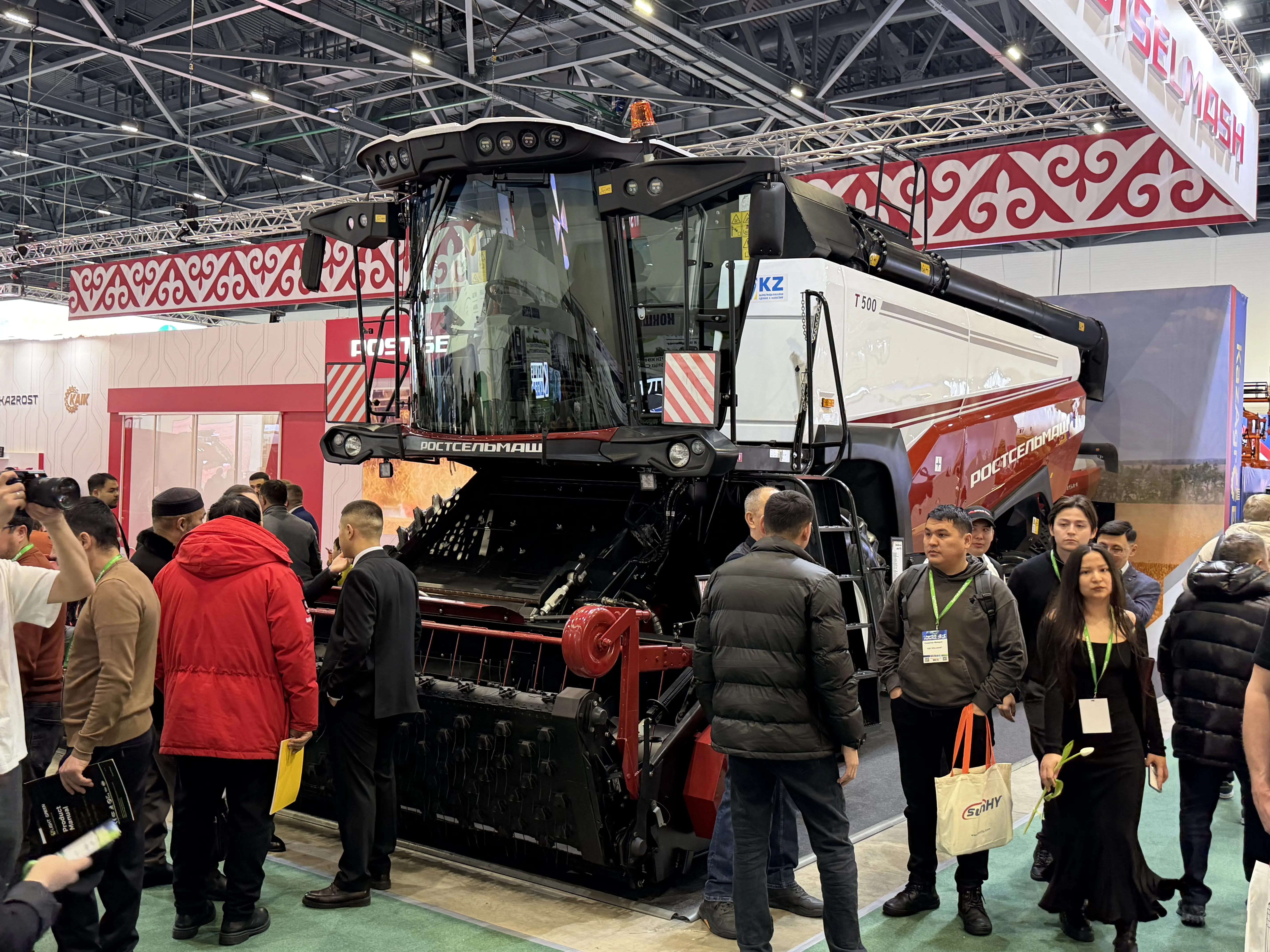 Зерноуборочный комбайн Т500