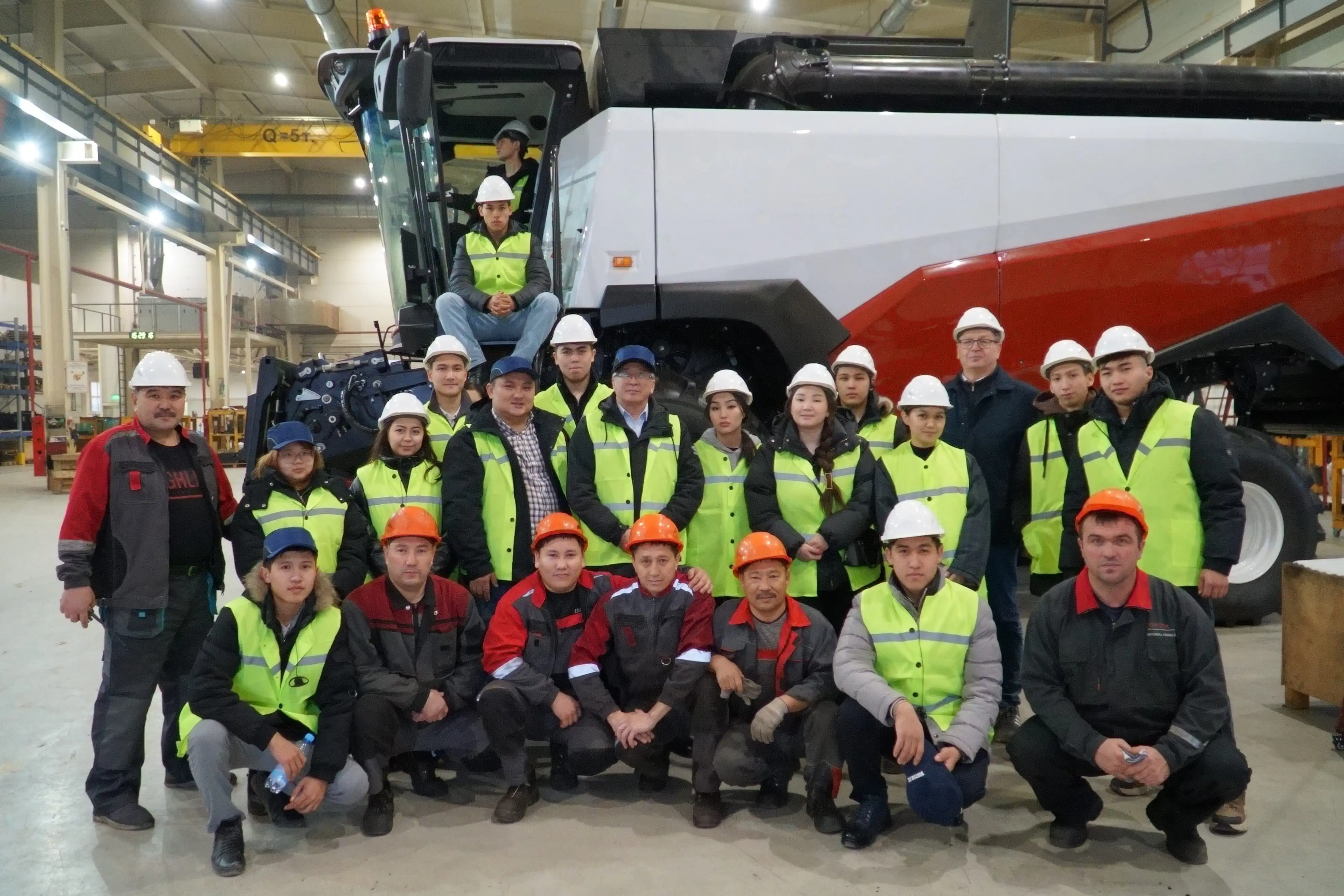 Студенты агроуниверситета прошли практику в Kazrost и посетили День открытых дверей